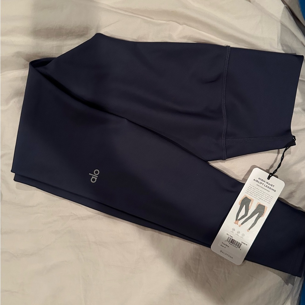 NWT- Alo high waist airlift legging